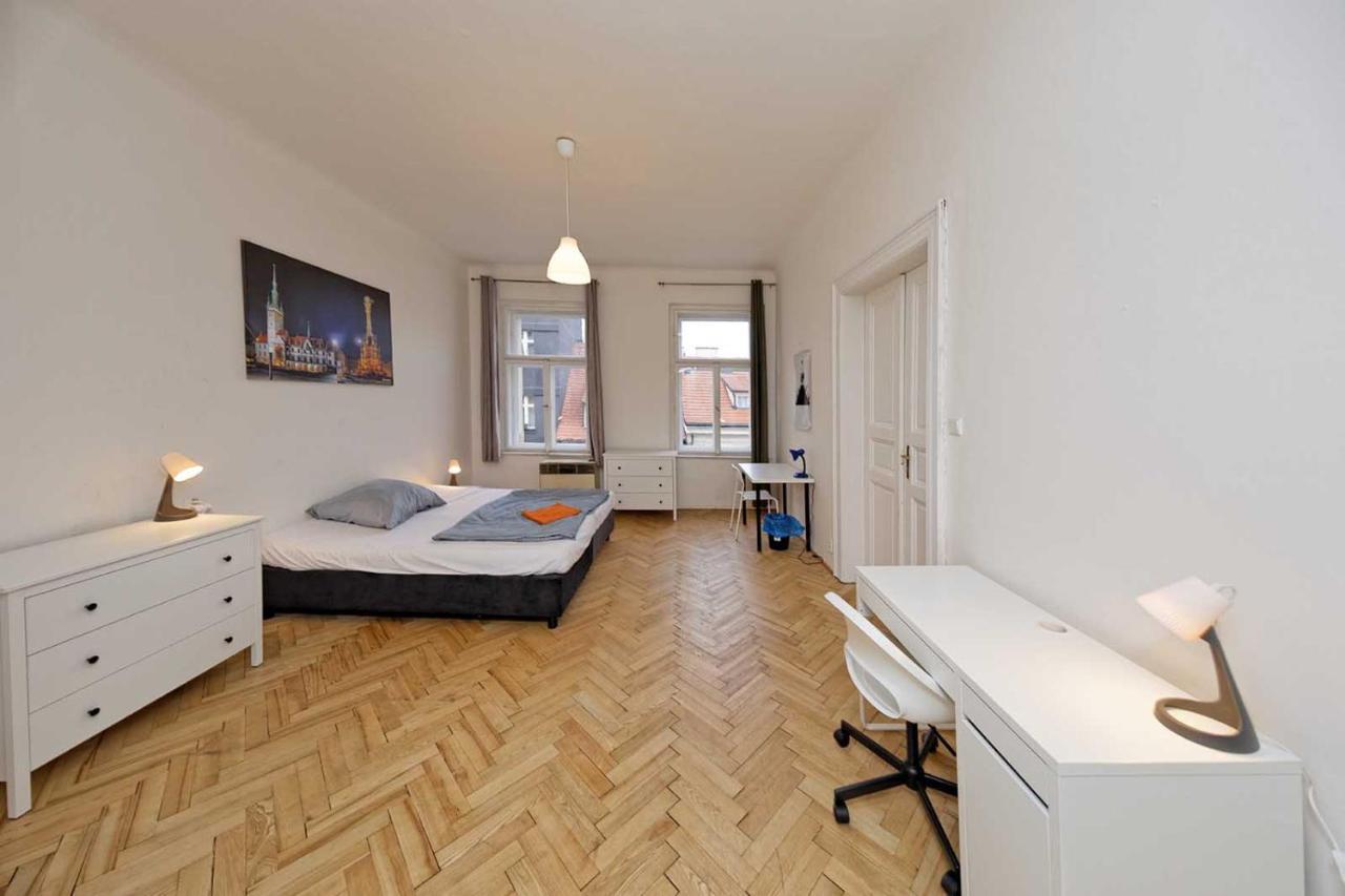 Peter'S Tower Apartments Praga Exterior foto