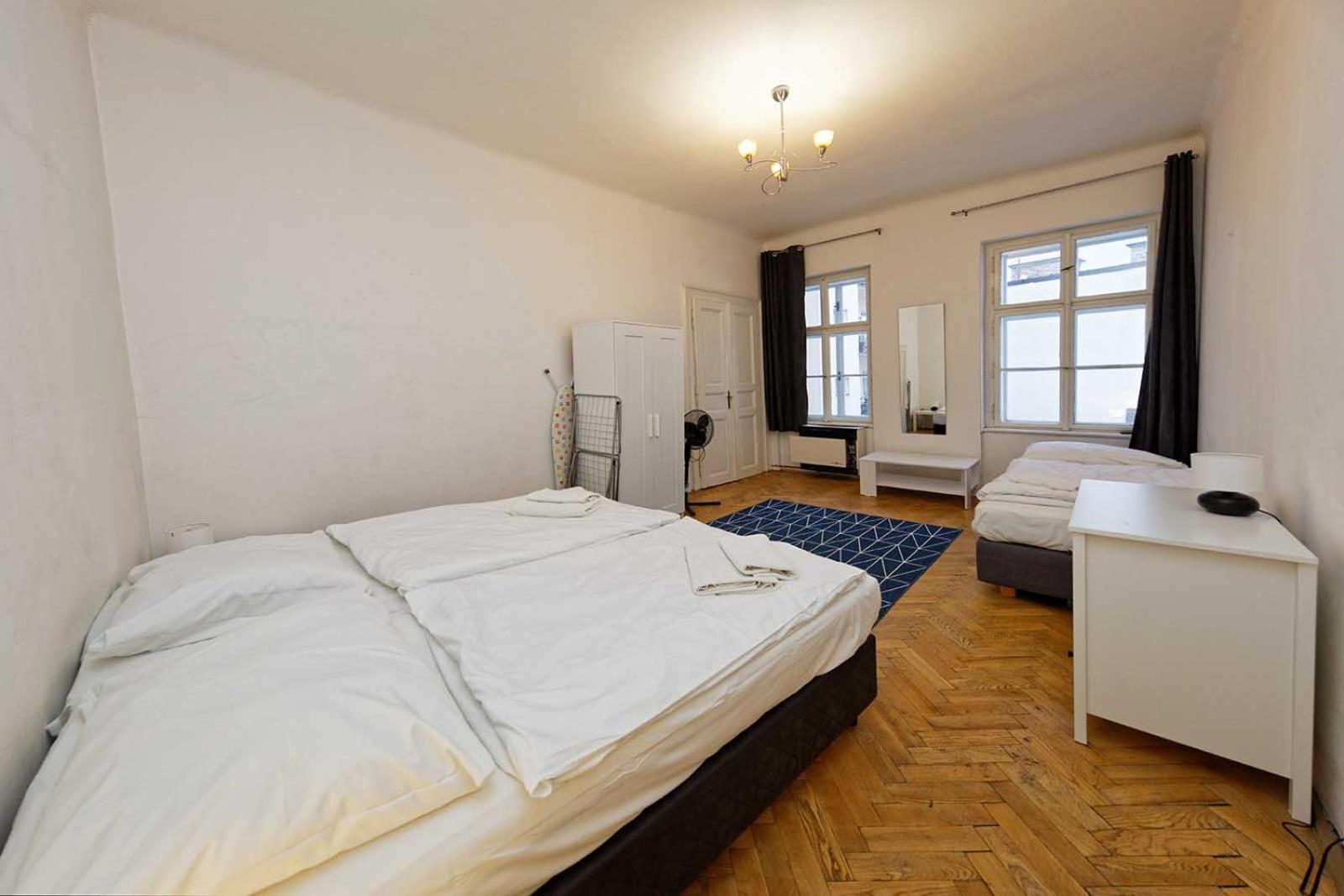 Peter'S Tower Apartments Praga Exterior foto